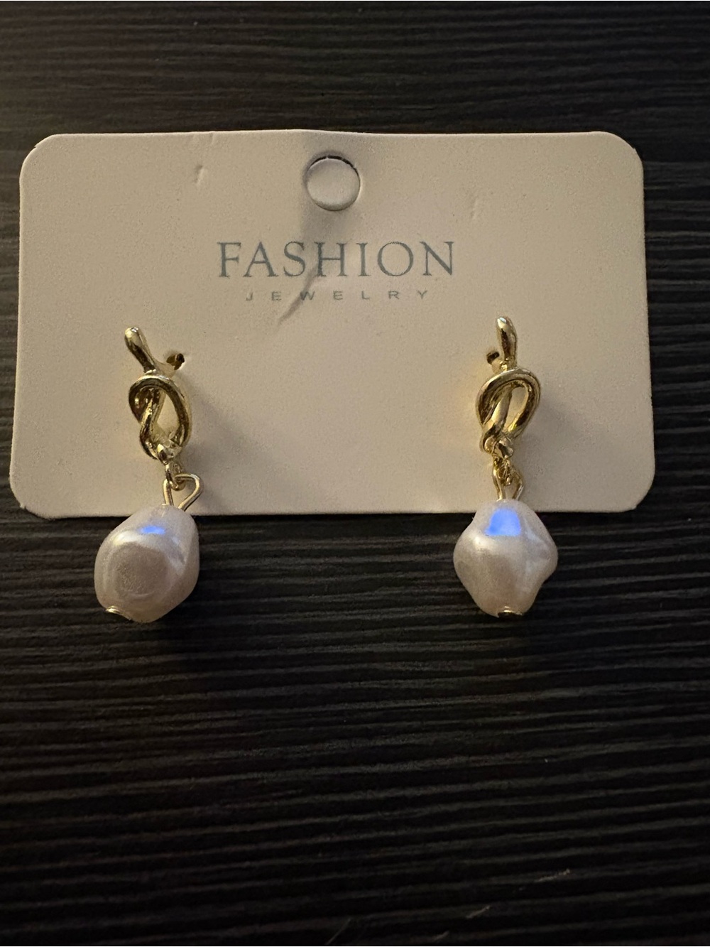 Fashion Jewelry Gold Knot Earrings with White Pearl Drops